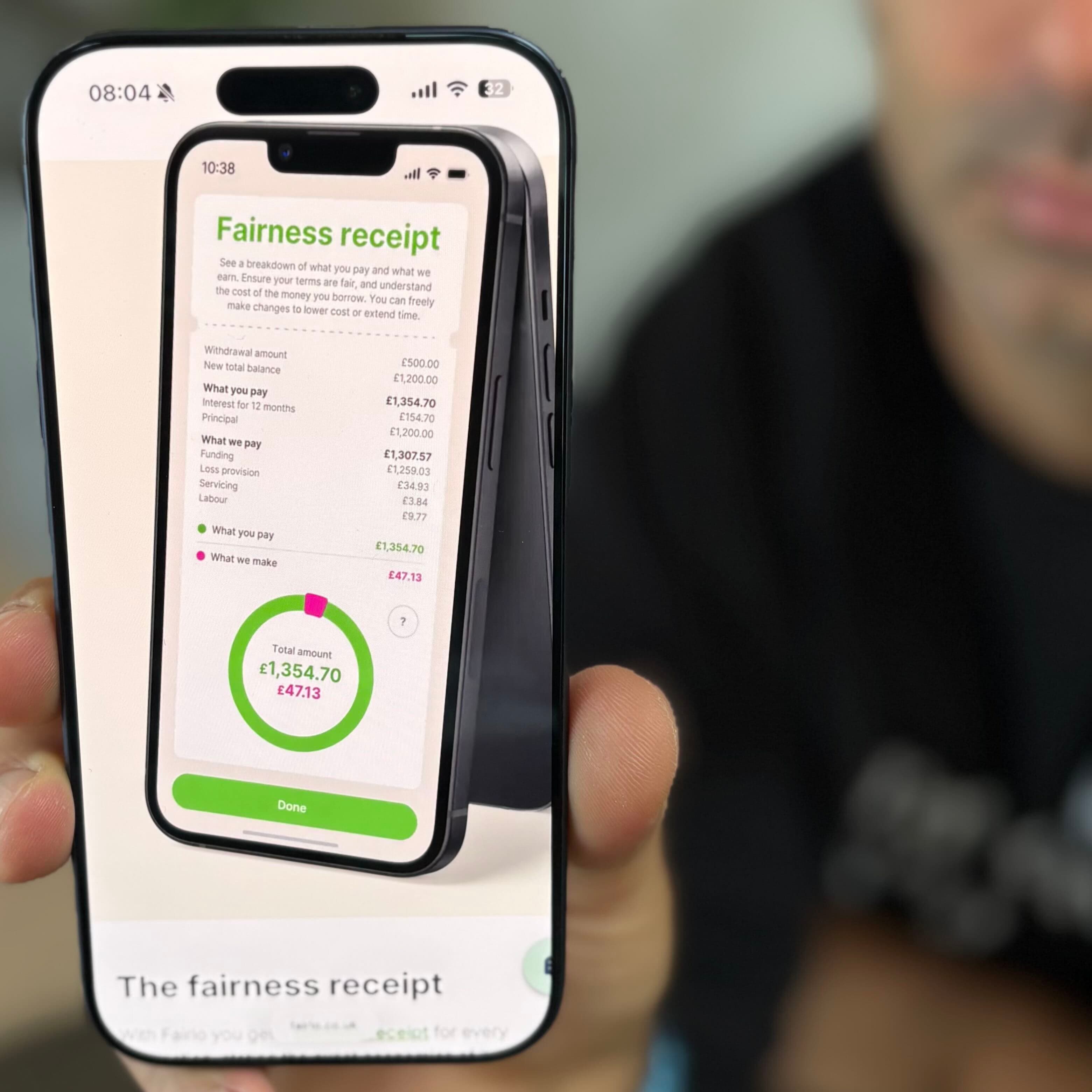 I samma stund som du lånar pengar från Fairlo, innan en enda återbetalning har gjorts, får du ett kvitto som visar exakt vad du kommer att betala, en specifikation av vad det kostar oss, och vad vi planerar att tjäna på dig under hela lånets löptid.